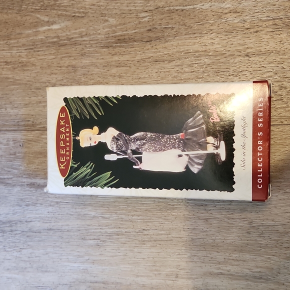 Mattel Solo in the Spotlight Barbie 1960 brand new in box with matching ornament - Picture 5 of 7